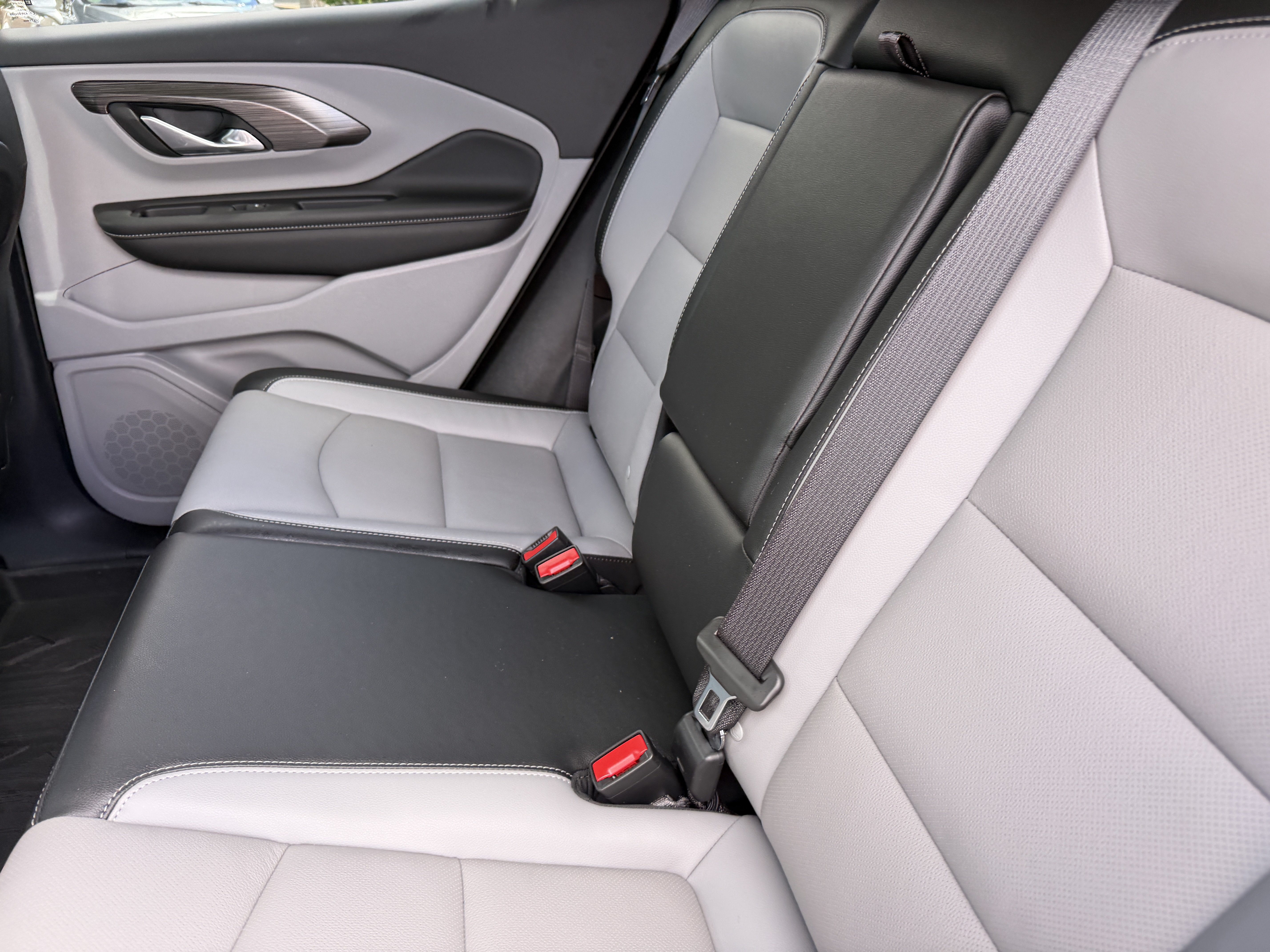 Used 2024 GMC Terrain SLT w/ Tech Package AWD/4WD image 16