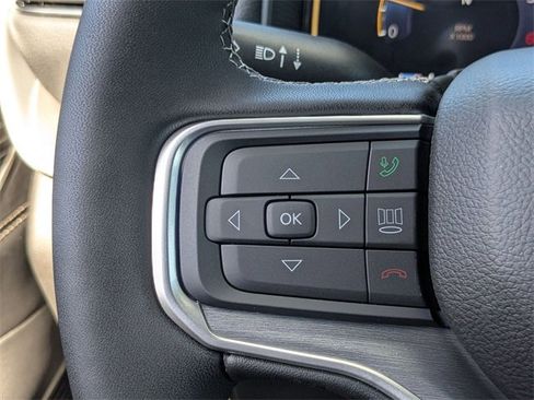 New 2025 Jeep Wagoneer L Series II w/ Premium Group I image 17