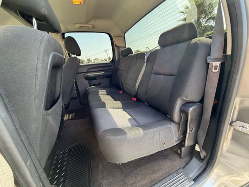 Used 2013 GMC Sierra 2500 SLE w/ SLE Preferred Package AWD/4WD image 17