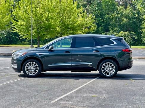 Used 2020 Buick Enclave Essence FWD image 3