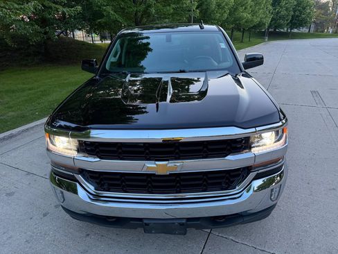 Used 2017 Chevrolet Silverado 1500 LT w/ All Star Edition AWD/4WD image 2