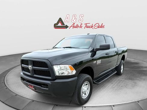 Used 2018 RAM 2500 Tradesman w/ Popular Equipment Group AWD/4WD image 3