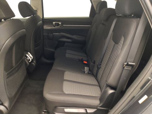 Used 2023 Kia Sorento LX FWD image 18