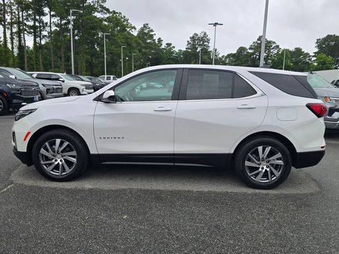 Used 2024 Chevrolet Equinox LT FWD image 2