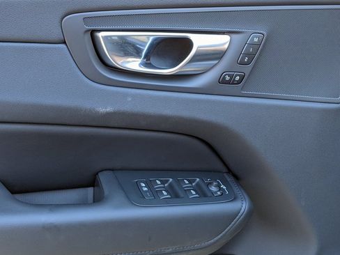 Certified 2025 Volvo XC60 T8 Plus w/ Protection Package Premier image 10