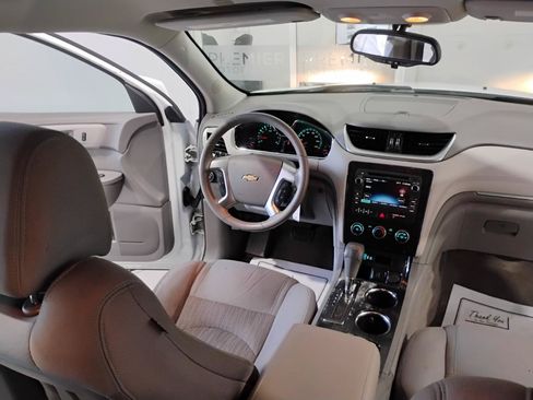 Used 2017 Chevrolet Traverse LT FWD image 43