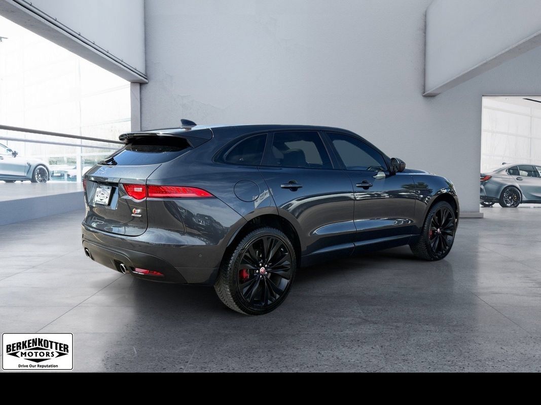 Used 2018 Jaguar F-PACE S AWD/4WD image 3