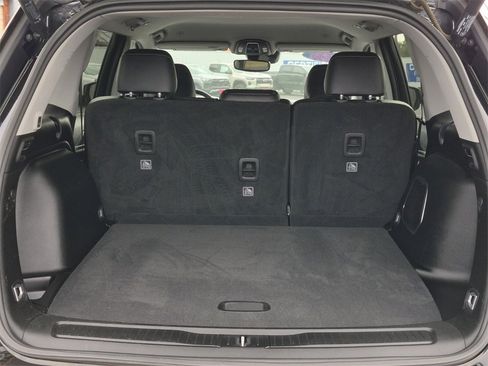 Used 2023 Jeep Grand Cherokee Limited w/ Black Appearance Package image 8