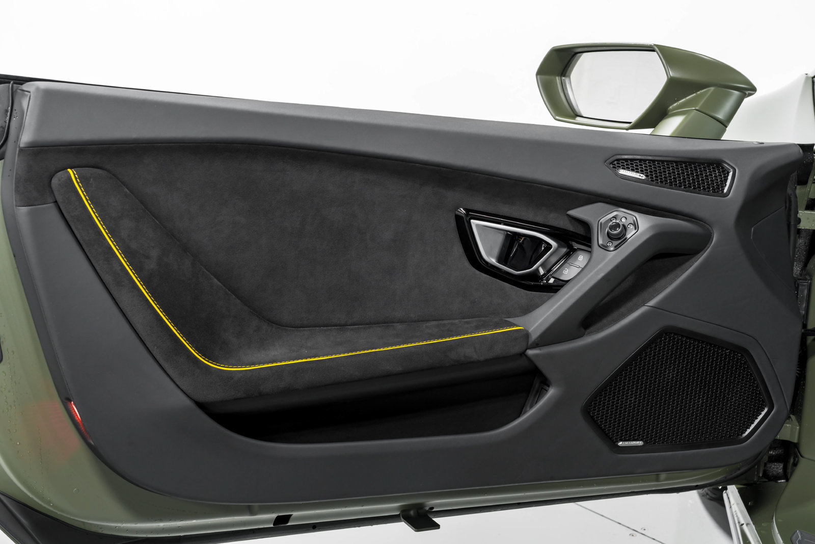 Used 2022 Lamborghini Huracan EVO RWD image 9