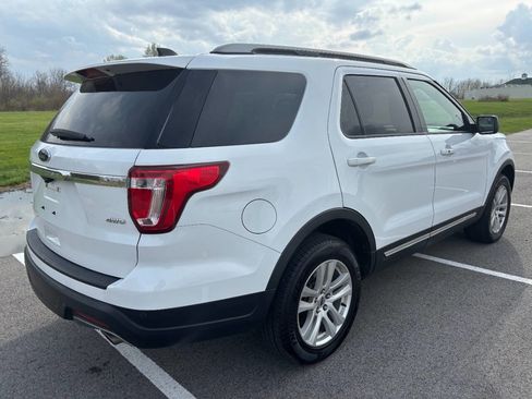 Used 2018 Ford Explorer XLT image 5