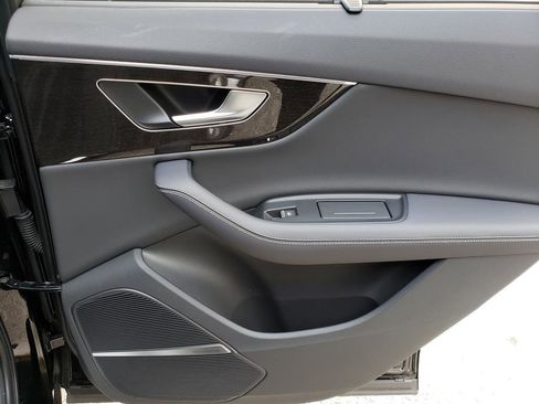 Used 2025 Audi Q7 3.0T Prestige w/ Prestige Package image 17