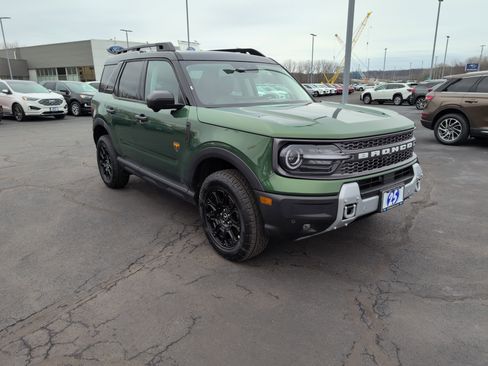 Used 2025 Ford Bronco Sport Badlands image 8