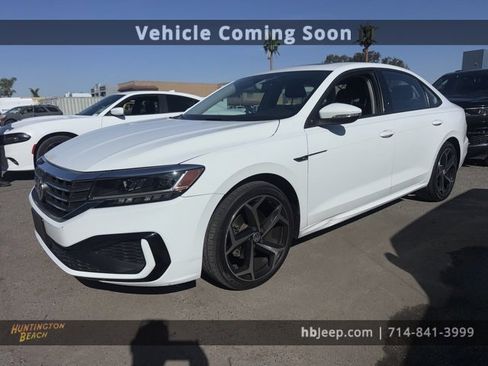 Used 2020 Volkswagen Passat 2.0T R-Line image 1