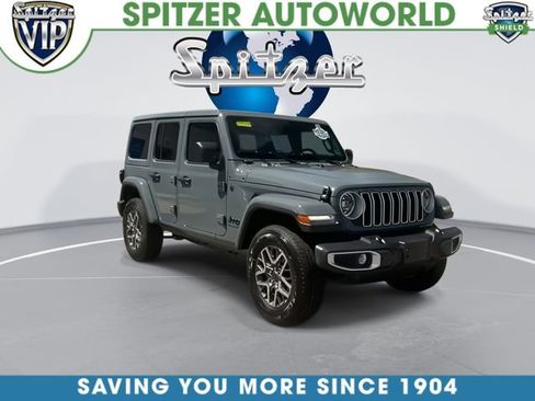 Used 2026 Jeep Wrangler Unlimited Sahara AWD/4WD image 6