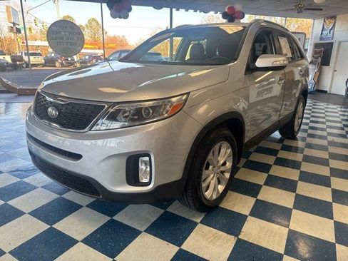 Used 2014 Kia Sorento EX image 3