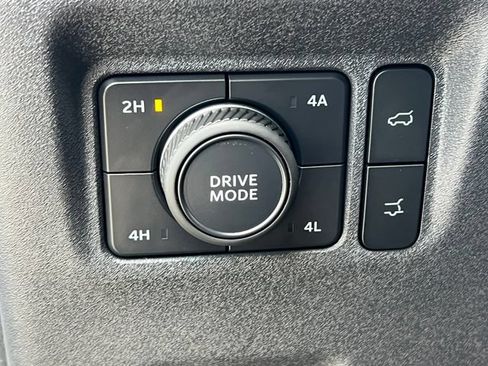 Certified 2025 Ford Expedition Active AWD/4WD image 19