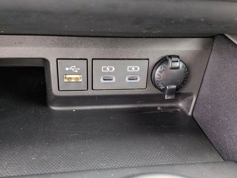 Used 2023 Toyota Highlander L FWD image 24