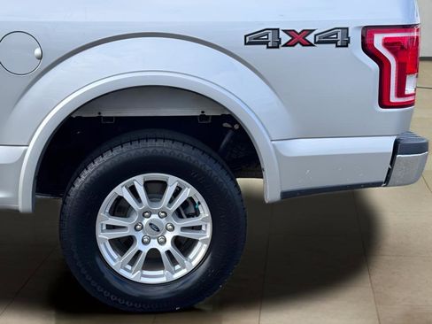 Used 2017 Ford F150 Lariat image 39