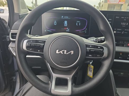 Used 2025 Kia Sportage LX FWD image 13