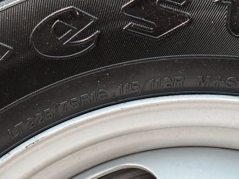 Used 2015 Chevrolet Express 4500 image 42