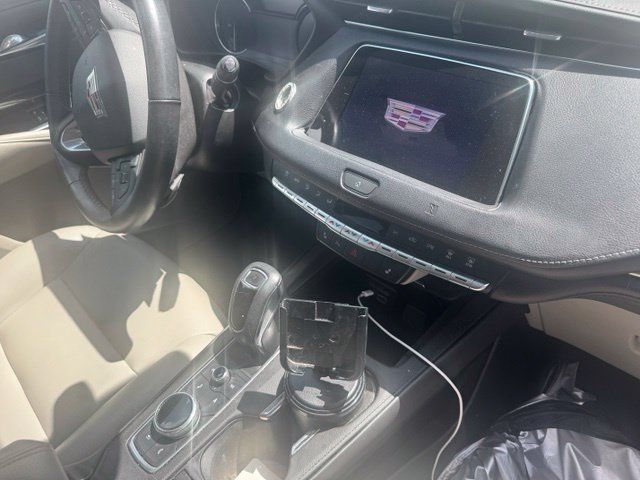 Used 2019 Cadillac XT4 Luxury w/ Cold Weather Package AWD/4WD image 6