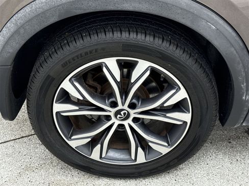 Used 2017 INFINITI QX30 Premium w/ Navigation Package image 50