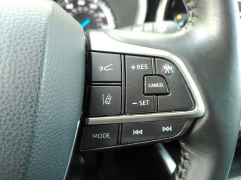 Used 2021 Toyota Highlander XLE image 43