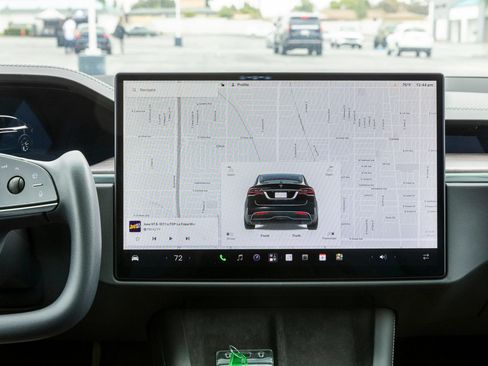 Used 2022 Tesla Model X AWD/4WD image 30