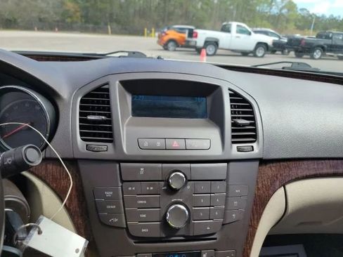 Used 2012 Buick Regal Leather image 4