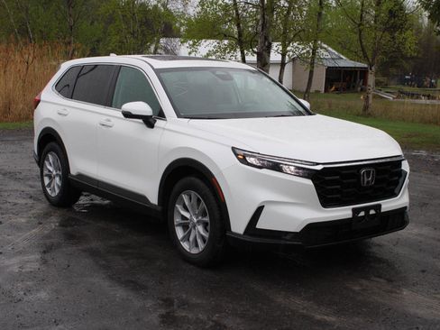 Used 2025 Honda CR-V EX image 3