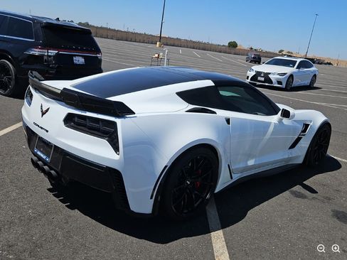 Used 2019 Chevrolet Corvette Grand Sport RWD image 4