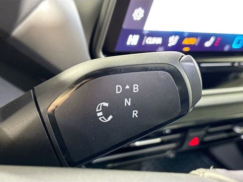 Certified 2025 Volkswagen ID.4 Pro image 18