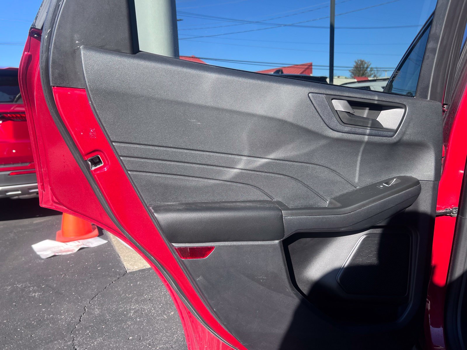 Used 2022 Ford Escape SE w/ Convenience Package FWD image 32