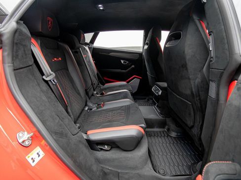 Used 2024 Lamborghini Urus Performante AWD/4WD image 17
