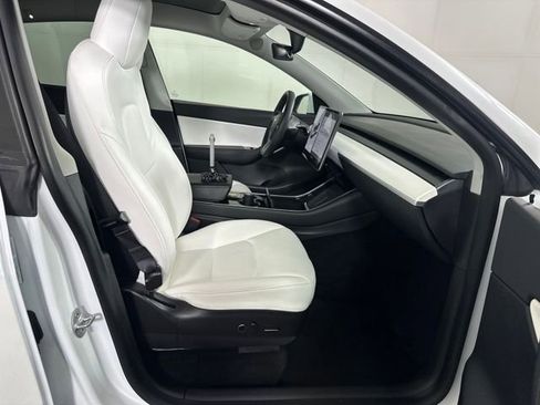 Used 2021 Tesla Model Y 2WD image 27