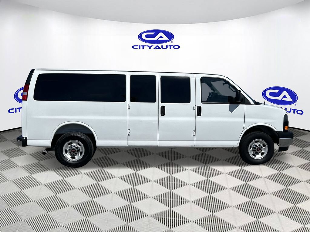 Used 2025 GMC Savana 3500 LT w/ LT Preferred Equipment Group RWD image 2