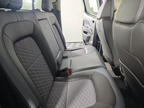 Used 2022 Chevrolet Colorado Z71 w/ Z71 Midnight Edition image 33