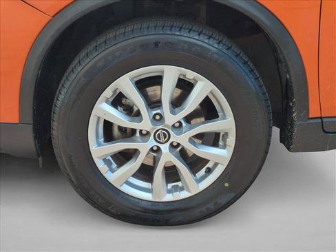 Used 2019 Nissan Rogue SV AWD/4WD image 22