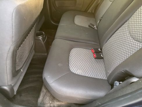 Used 2010 Chevrolet HHR LT image 11