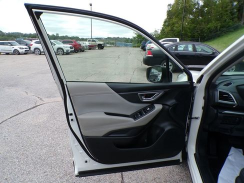 Used 2020 Subaru Forester Premium AWD/4WD image 23