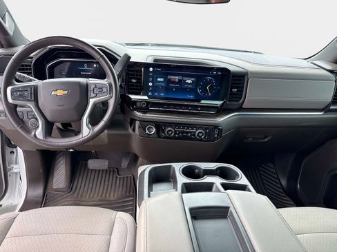 Used 2022 Chevrolet Silverado 1500 LT RWD image 18