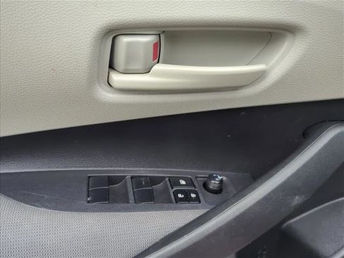 Used 2023 Toyota Corolla LE FWD image 11