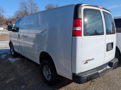 Used 2022 Chevrolet Express 2500 CARGO RWD w/ Driver Convenience Package image 5
