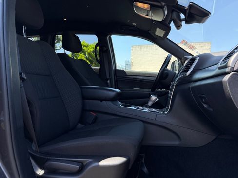 Used 2021 Jeep Grand Cherokee Laredo image 18