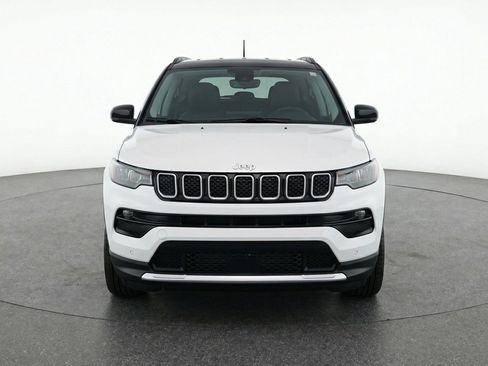 Used 2025 Jeep Compass Limited AWD/4WD image 2