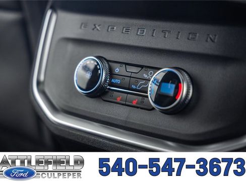 New 2025 Ford Expedition Platinum w/ Stealth Performance Package image 44