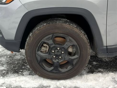 Used 2024 Jeep Compass Trailhawk image 13