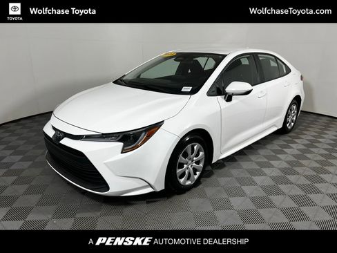 Used 2025 Toyota Corolla LE image 1