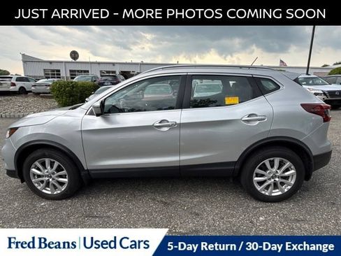 Certified 2022 Nissan Rogue Sport SV w/ Technology Package AWD/4WD image 4