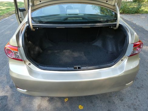 Used 2012 Toyota Corolla LE image 24